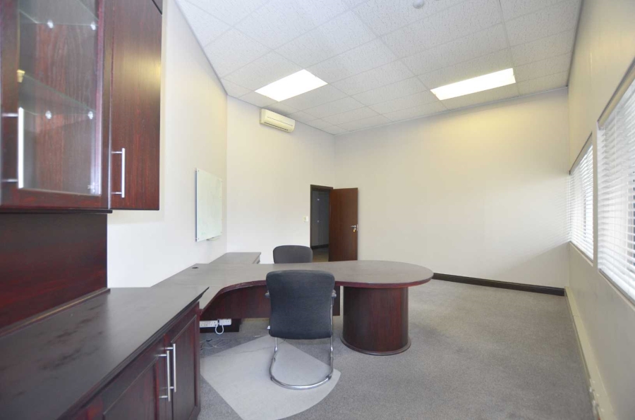 To Let Commercial Property for Rent in Dal Josafat Western Cape